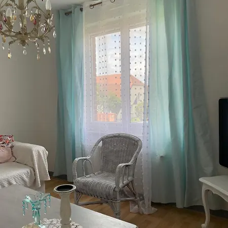 Agreable Maison Style Shabby Chic Semesterbostad Laon